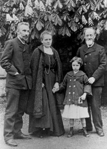Madam Curie ve ailesi.