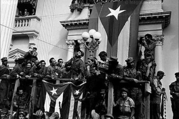 Fidel Castro Havana'ya giriyor